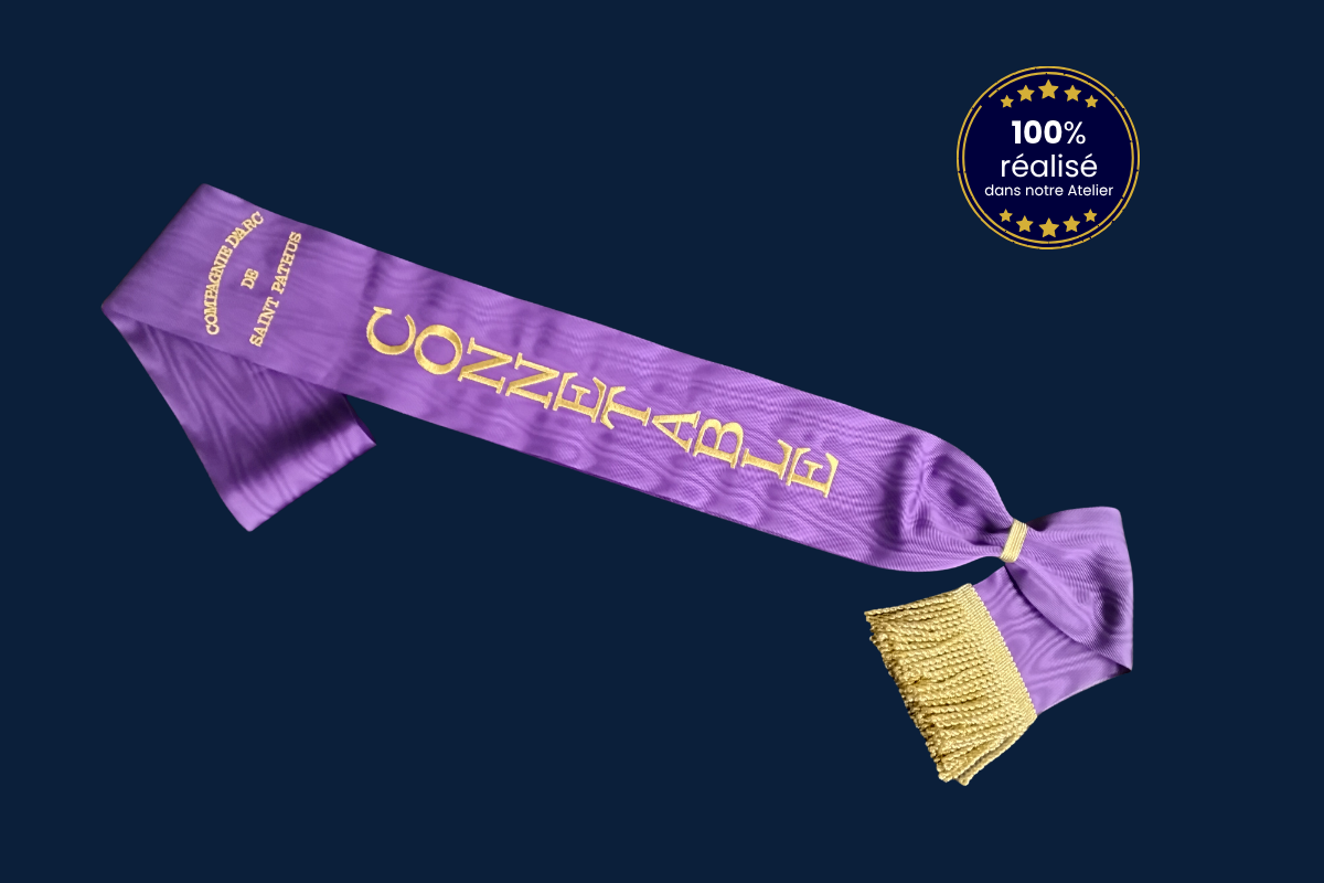 echarpe-tir-arc-connetable-violet-broderie-doree.png
